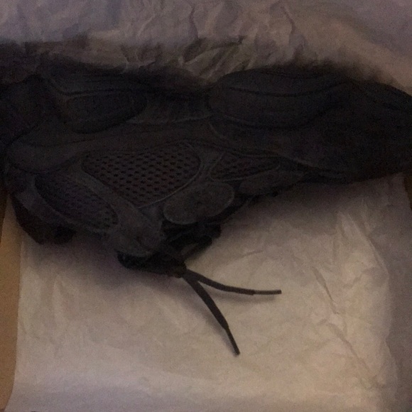 Yeezy Boost 500 - Picture 3 of 4